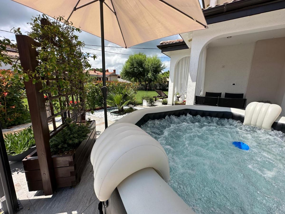 Villa Zonta Apartment Maremi With Private Jacuzzi Buje Exteriör bild