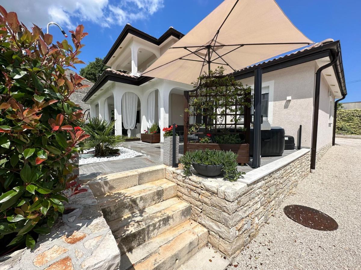 Villa Zonta Apartment Maremi With Private Jacuzzi Buje Exteriör bild
