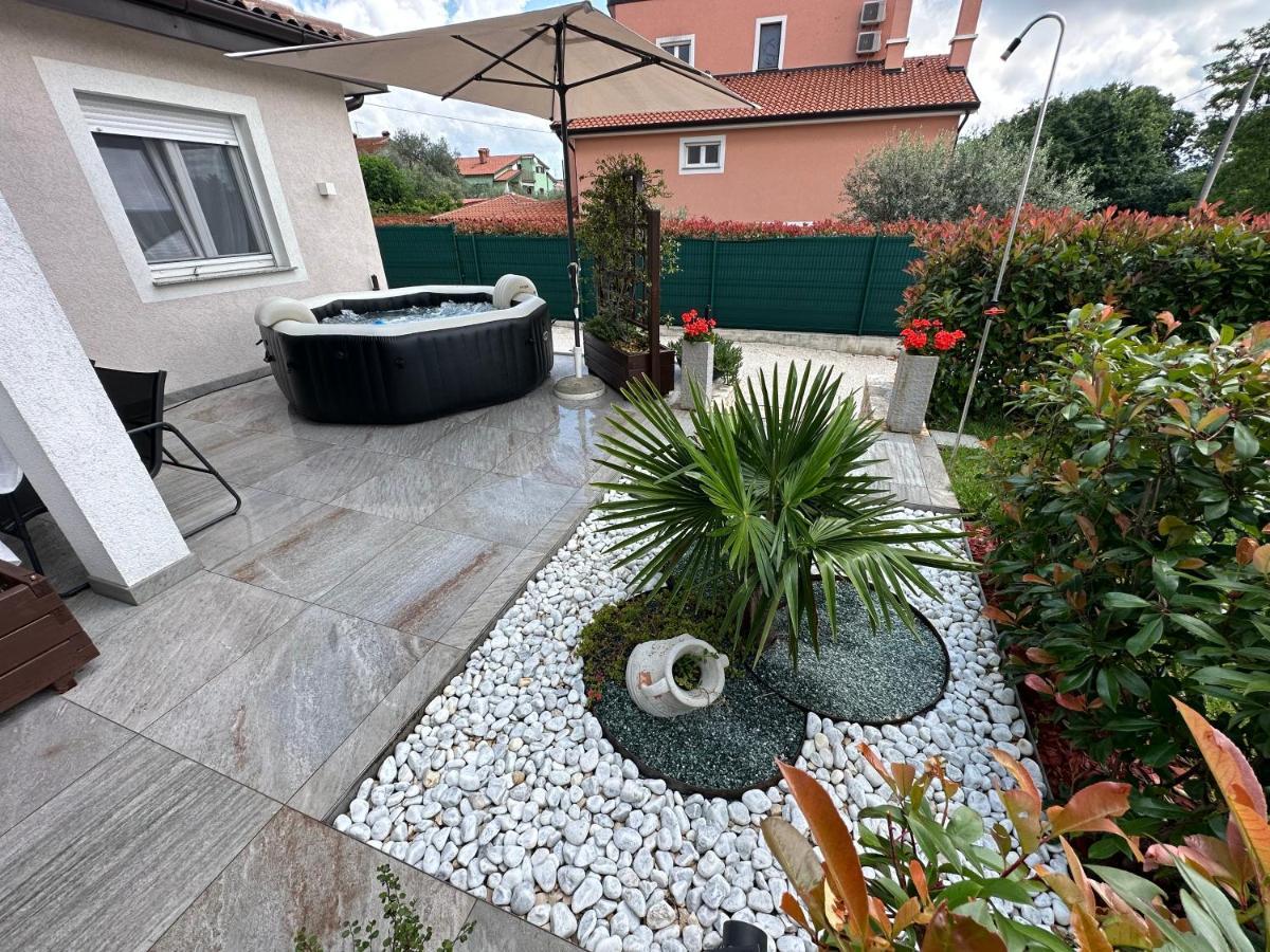 Villa Zonta Apartment Maremi With Private Jacuzzi Buje Exteriör bild